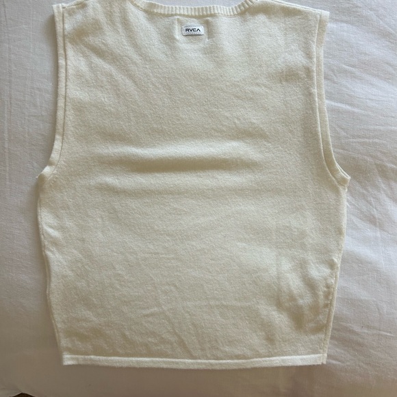 46. RVCA Cropped Sweater - Small - Picture 2 of 3